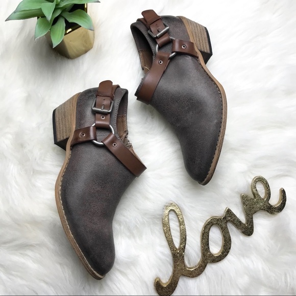 Very Volatile Shoes - Very Volatile (C) Round Toe Ankle Boots Booties